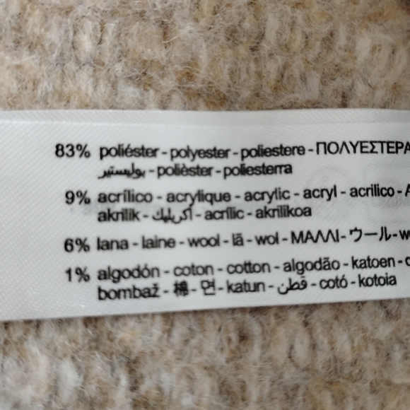 DEZIRED BEAUTY BOUTIQUE | Luxury Briaro Knit Color Block V-Neck Wool Top | Large - Picture 5 of 10